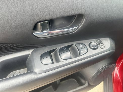 Certified 2022 Nissan Kicks SV image 12