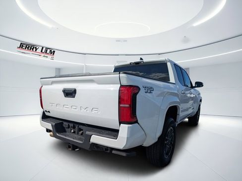Used 2024 Toyota Tacoma TRD Sport image 3