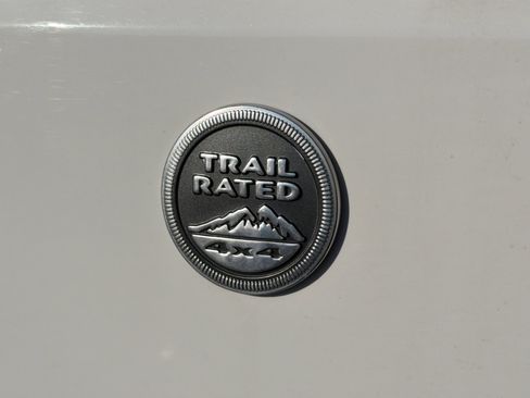 Used 2015 Jeep Wrangler Unlimited Sahara w/ Connectivity Group image 8