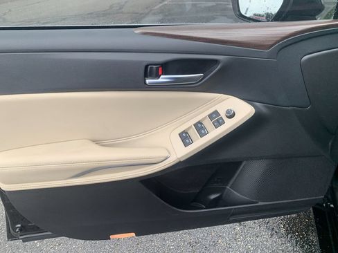 Used 2022 Toyota Avalon XLE w/ Moonroof Package FWD image 12