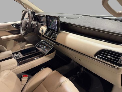 Used 2020 Lincoln Navigator Reserve w/ Equipment Group 208A Reserve image 31