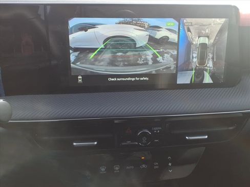 New 2026 Nissan Kicks SR image 9