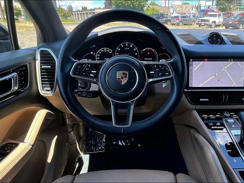 Used 2019 Porsche Cayenne AWD/4WD image 7