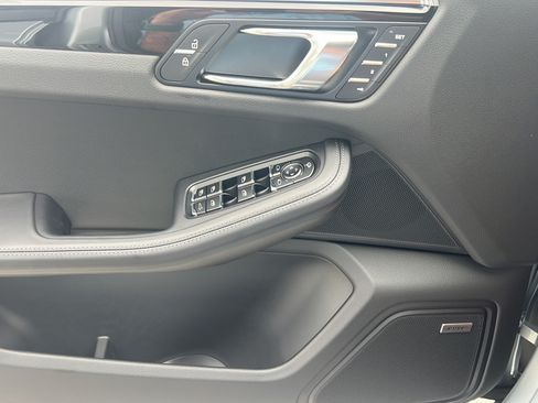 New 2026 Porsche Macan AWD/4WD image 23