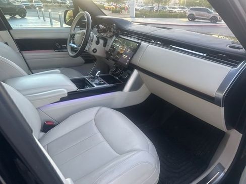 Certified 2023 Land Rover Range Rover SE image 9