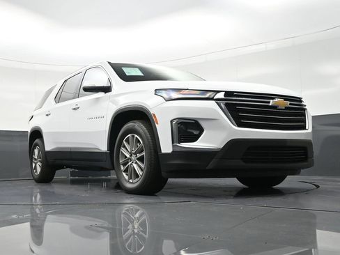 Used 2024 Chevrolet Traverse LT image 30