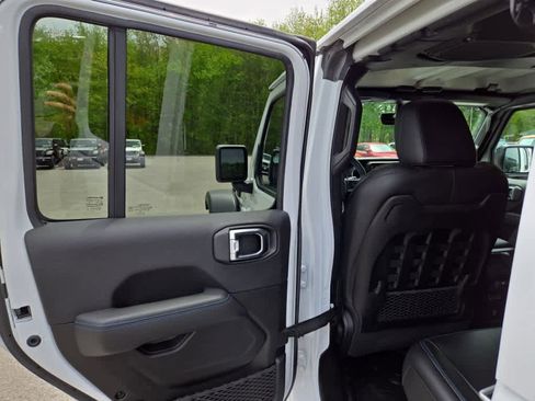 Used 2023 Jeep Wrangler Unlimited Rubicon 4xe w/ Cold Weather Group AWD/4WD image 31