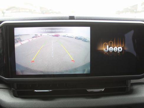 Used 2024 Jeep Wrangler Sport S image 29