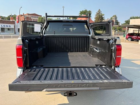 Used 2024 Toyota Tacoma SR5 AWD/4WD image 11
