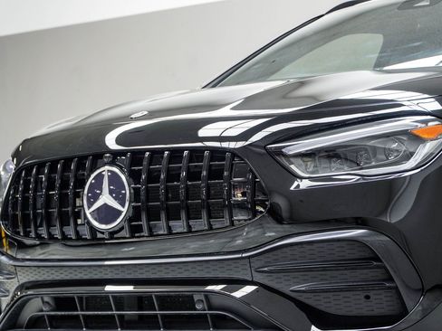 Used 2022 Mercedes-Benz GLA 35 AMG 4MATIC image 2
