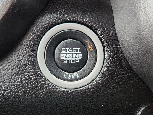 Used 2024 RAM 2500 Big Horn w/ Off Road Package AWD/4WD image 15