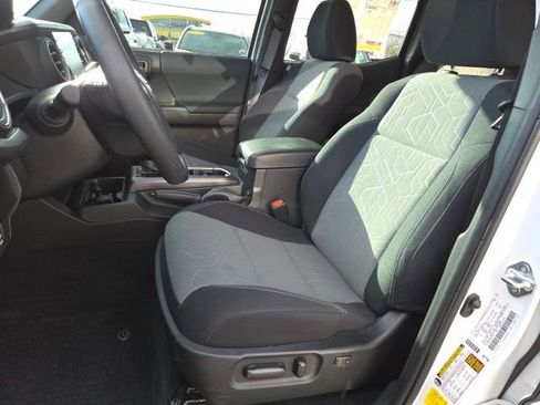 Used 2023 Toyota Tacoma TRD Off-Road image 9