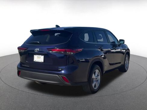 Used 2025 Toyota Highlander LE image 14