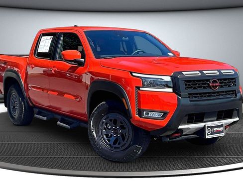Used 2025 Nissan Frontier PRO-4X AWD/4WD image 1