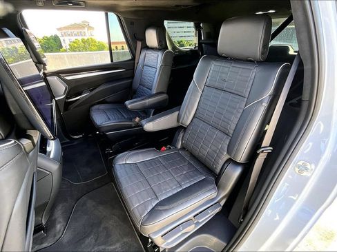 New 2026 Cadillac Escalade Platinum Sport AWD/4WD image 17