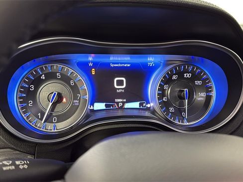 Used 2022 Chrysler 300 Touring L image 20