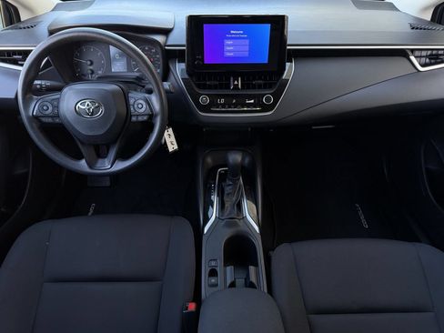 Used 2025 Toyota Corolla LE FWD image 11