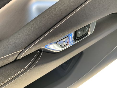 Used 2024 Chevrolet Corvette Stingray Coupe w/ Z51 Performance Package image 18