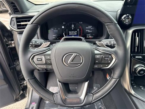 New 2025 Lexus LX 600 4WD w/ Luxury Package image 29