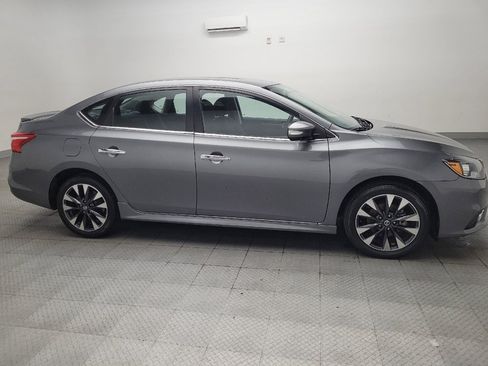 Used 2019 Nissan Sentra SR FWD image 11