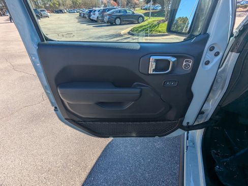Certified 2023 Jeep Wrangler Sport S w/ Sun And Sound Package image 15