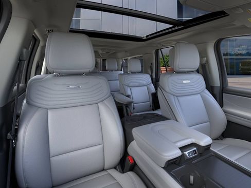 New 2026 Ford Expedition Max Platinum w/ Platinum Ultimate Package AWD/4WD image 10