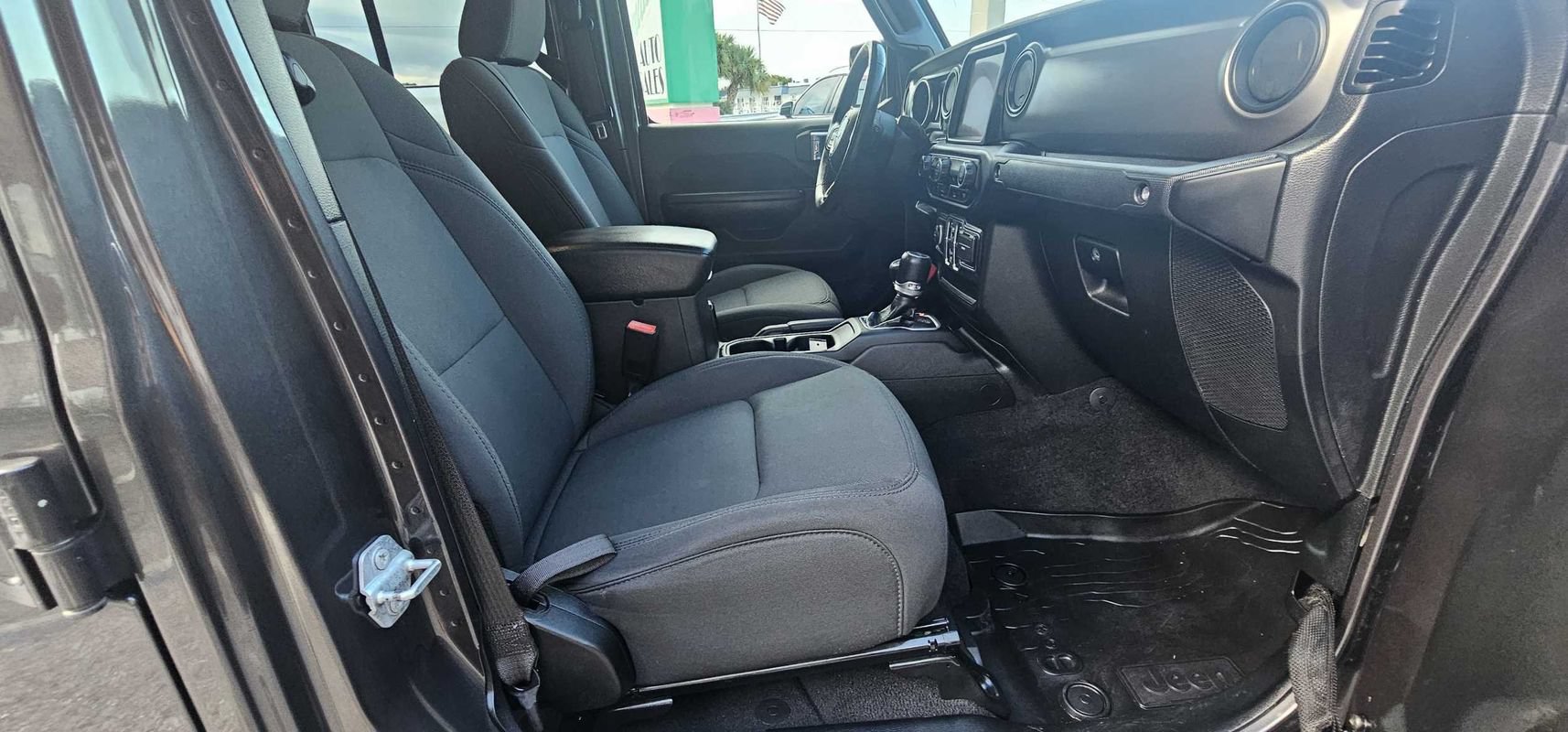 Used 2021 Jeep Gladiator Sport AWD/4WD image 25