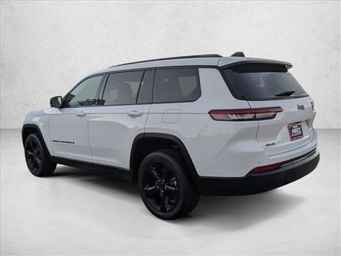 Used 2023 Jeep Grand Cherokee L Altitude image 7