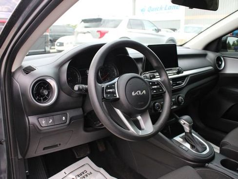 Used 2023 Kia Forte LXS w/ LXS Technology Package FWD image 2