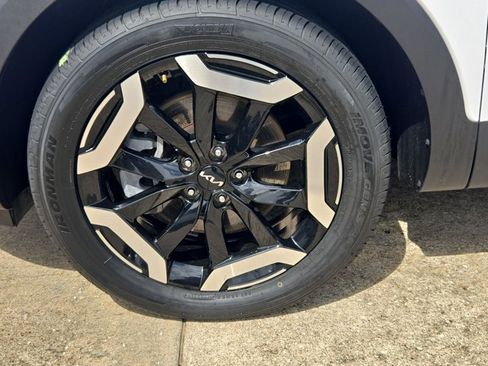 Used 2025 Kia Telluride S FWD image 23