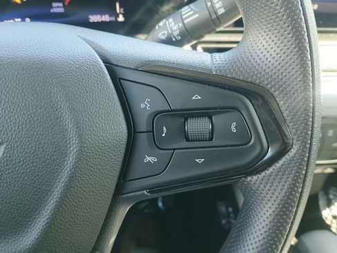 Used 2025 Chevrolet TrailBlazer LT AWD/4WD image 29