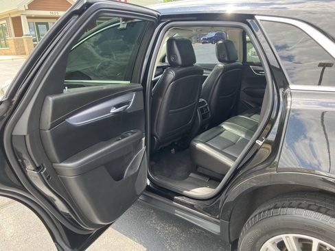 Used 2018 Cadillac XT5 Luxury w/ Driver Awareness Package AWD/4WD image 22