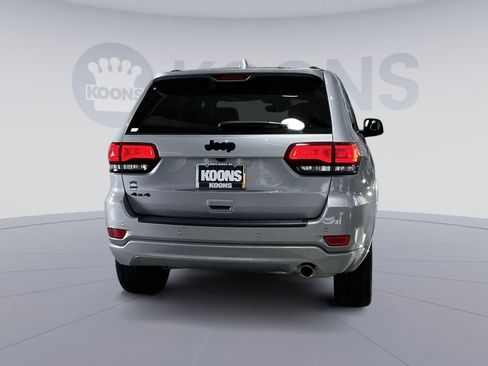 Used 2021 Jeep Grand Cherokee Laredo X image 15