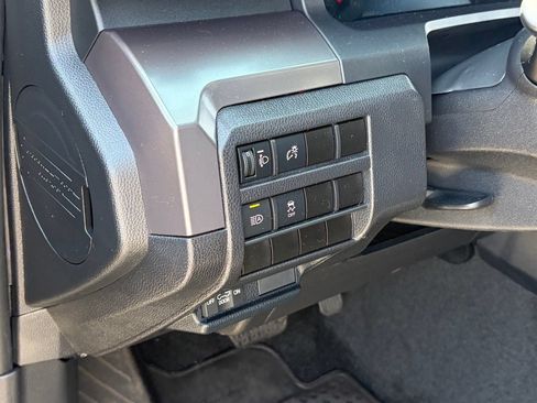 Used 2025 Toyota Tacoma SR5 AWD/4WD image 7
