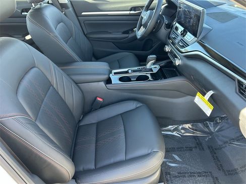 New 2025 Nissan Altima 2.5 SR w/ SR Premium Package image 9