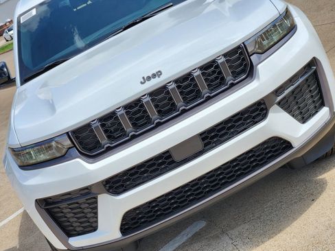 New 2026 Jeep Grand Cherokee L 4WD image 14