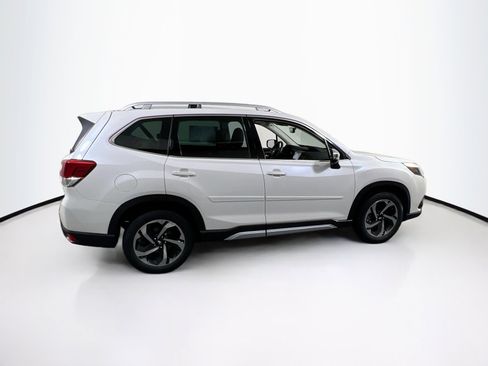 Used 2023 Subaru Forester Touring image 4