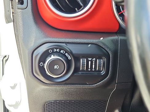 Used 2020 Jeep Wrangler Unlimited Rubicon AWD/4WD image 18