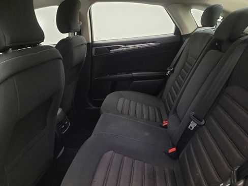 Used 2018 Ford Fusion SE w/ Fusion SE Technology Package image 18