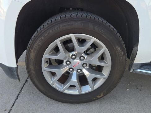 Used 2019 GMC Yukon XL SLE w/ SLE Value Package image 12