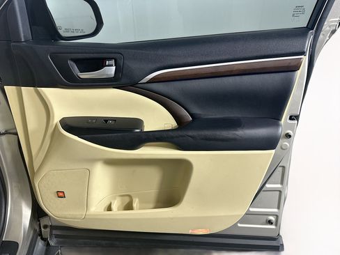 Used 2016 Toyota Highlander Limited Platinum image 36