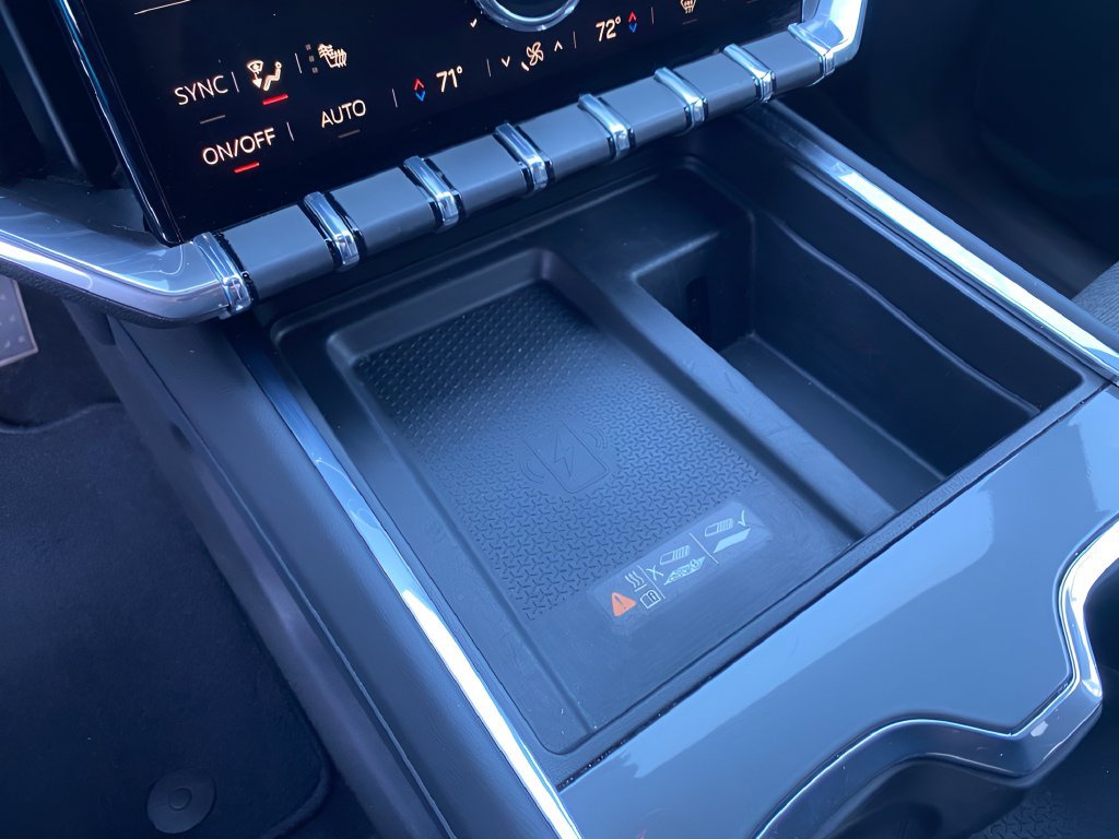 Used 2025 GMC Acadia Elevation FWD image 17