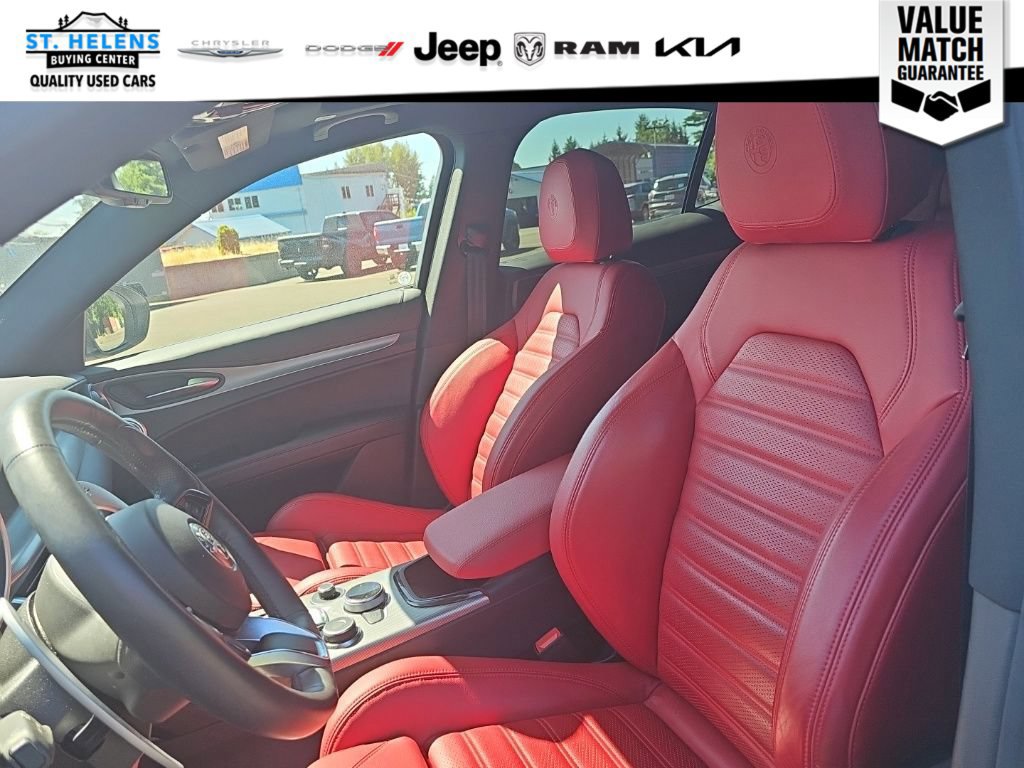 Used 2024 Alfa Romeo Stelvio Veloce AWD/4WD image 15