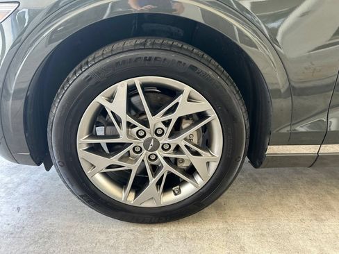 Used 2025 Genesis GV70 2.5T AWD/4WD image 16
