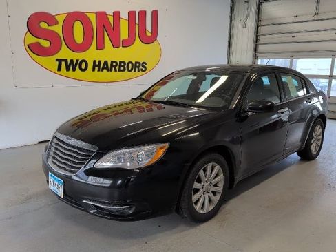 Used 2012 Chrysler 200 Touring image 1