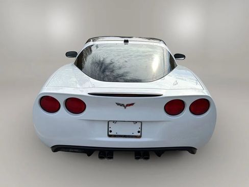 Used 2005 Chevrolet Corvette Coupe w/ Preferred Equipment Group RWD image 3