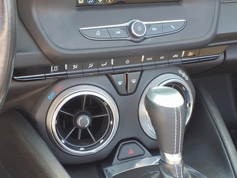 Certified 2019 Chevrolet Camaro LT RWD image 13