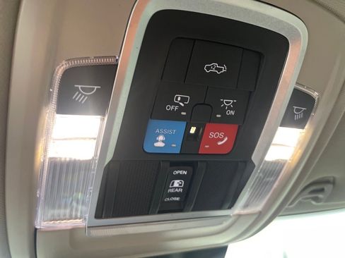 Used 2025 RAM 3500 Laramie image 15