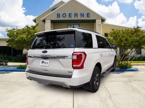 Used 2019 Ford Expedition XLT w/ Equipment Group 202A AWD/4WD image 5