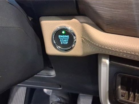 Used 2024 Ford Expedition Limited image 32